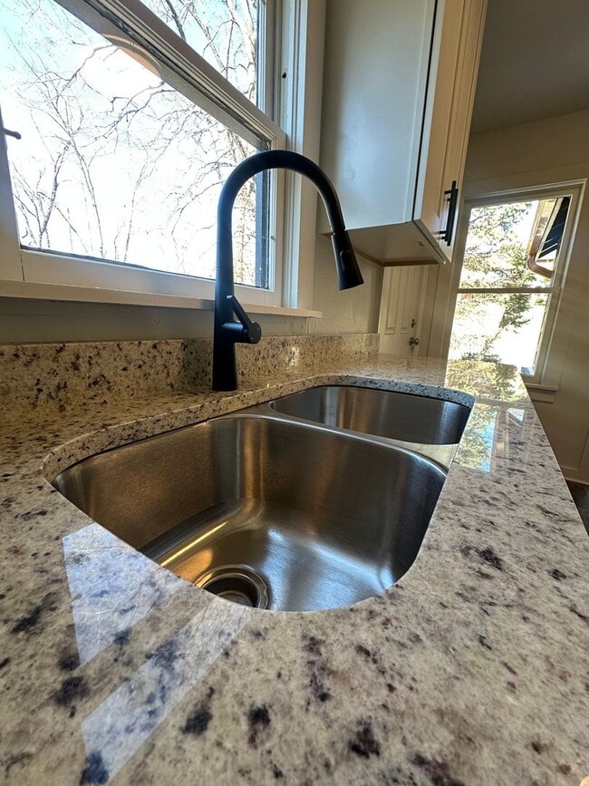 Building Photo - Move-In Ready 2-Bedroom Home Fully Updated With Spacious Yard