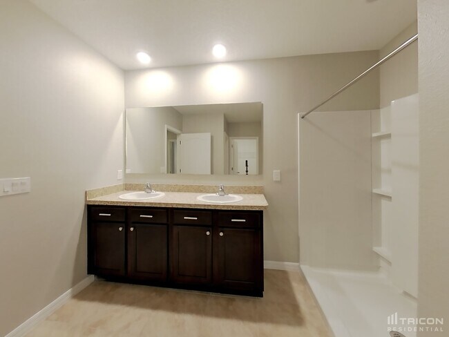 Building Photo - 5994 Churchill Square Way
