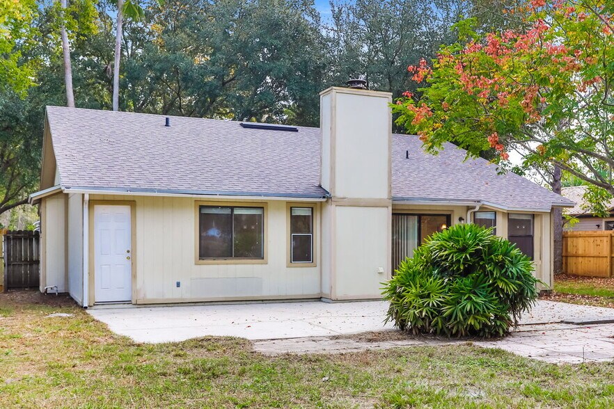 Building Photo - 2232 Alderney Ct