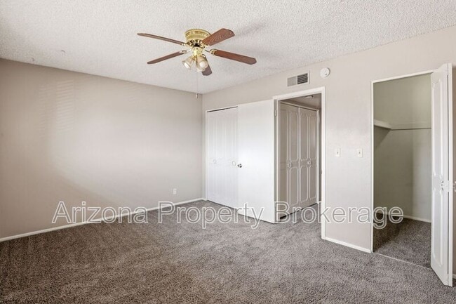 Building Photo - 3934 E Piccadilly Rd