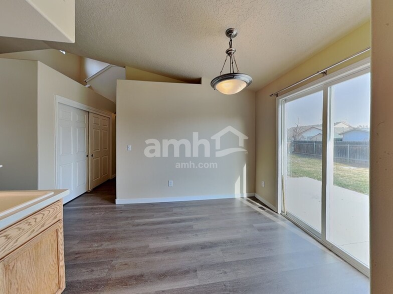 Building Photo - 19782 Amherst Ave