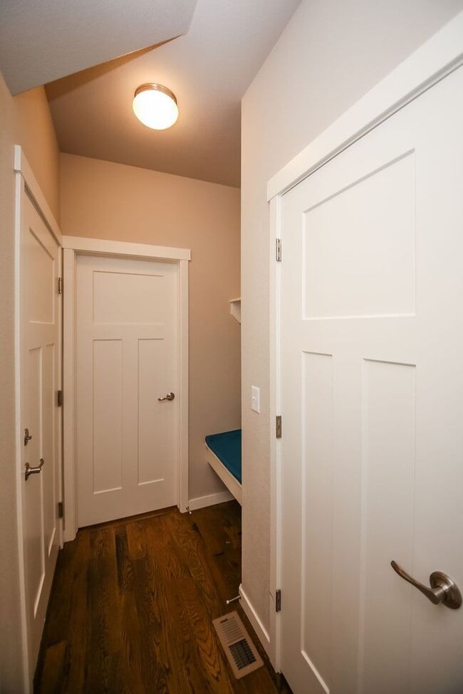 Building Photo - 4 Bedroom Home in Wellington