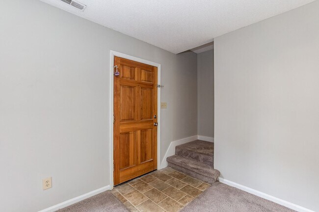 Building Photo - Move In Ready Two Bedroom Home!