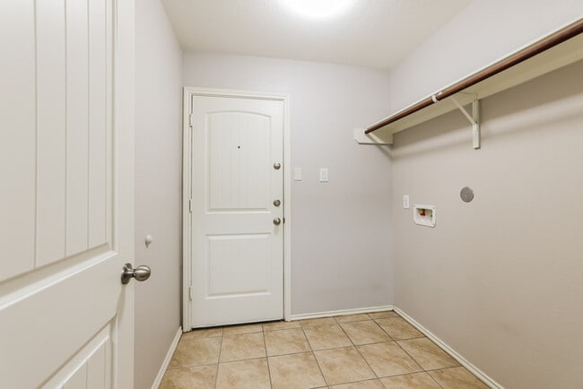Building Photo - 7243 Basque Country Dr