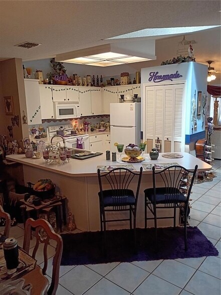 Building Photo - 564 W Central Ave