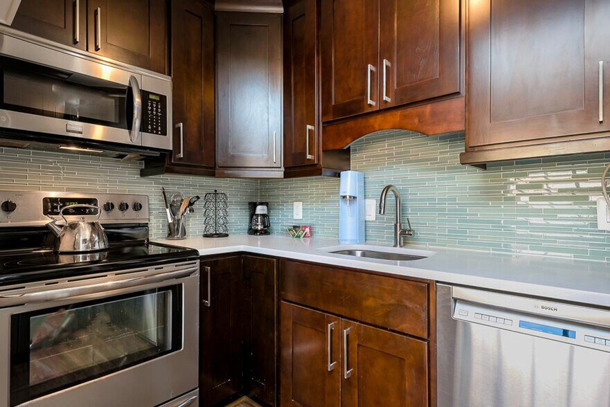 Building Photo - 3209 Cherry Hill Ln