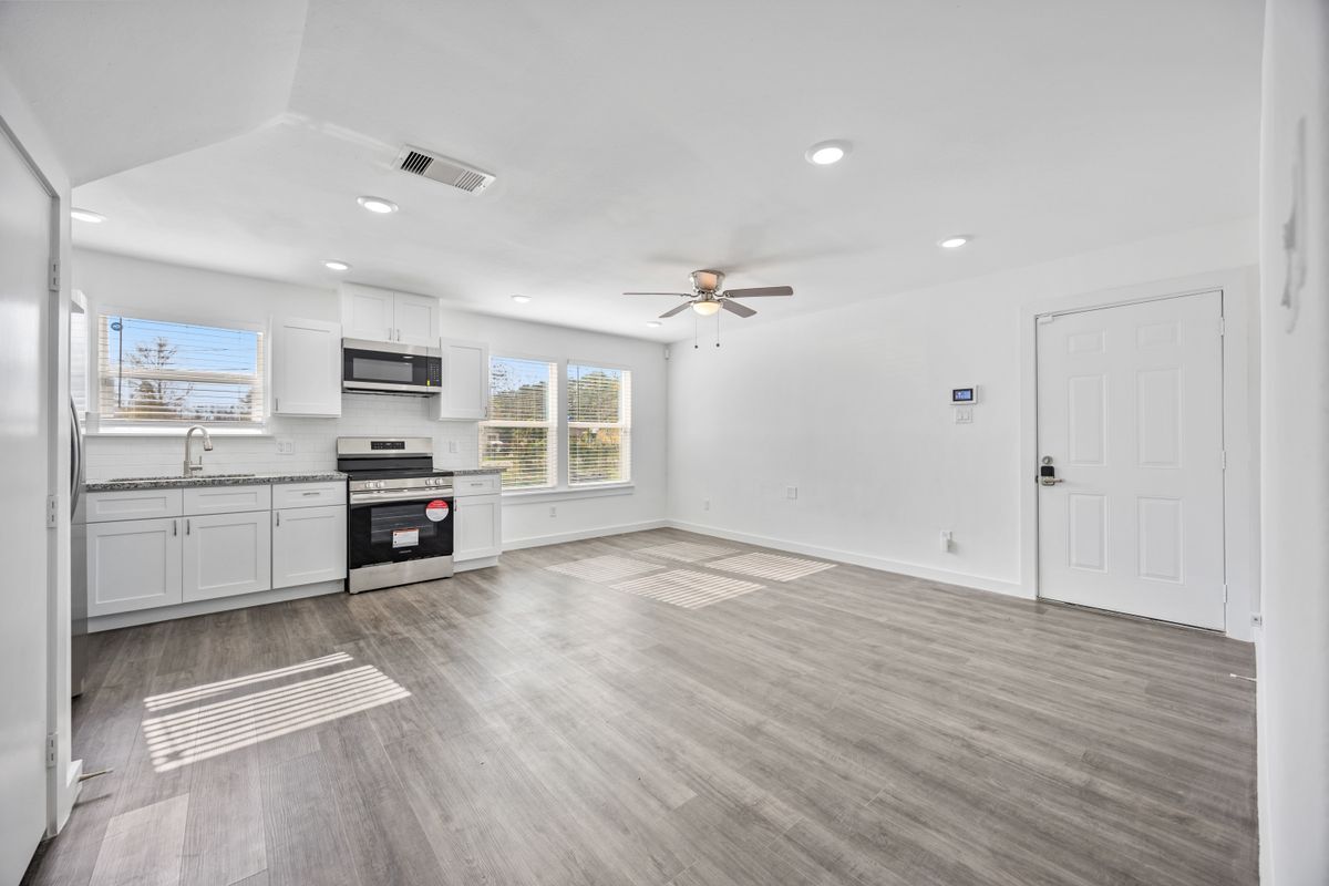 Building Photo - 8224 Bigwood St