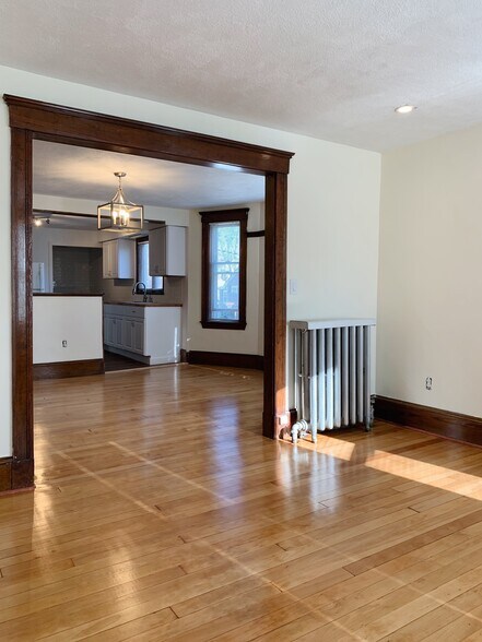 Building Photo - 65 Almont St