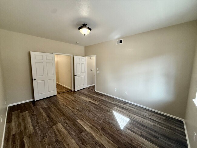 Building Photo - Beautiful,  2 Bed/2 Bath Condo in High Plains Village