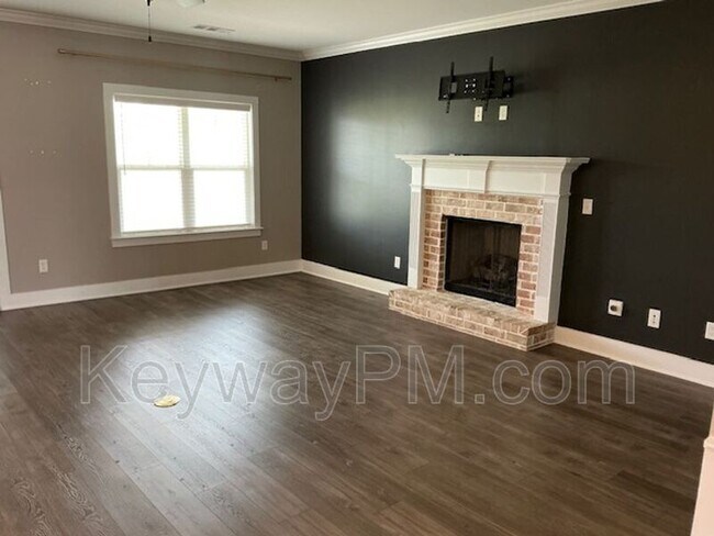 Building Photo - 658 Broadsword Wy
