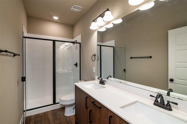 Building Photo - 600 Harvest Moon Dr