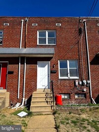 Building Photo - 439 1/2 Thomson Ave