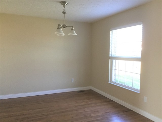 Building Photo - 10408 Lynchburg Dr