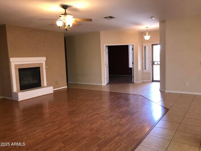 Building Photo - 16804 W Northampton Rd