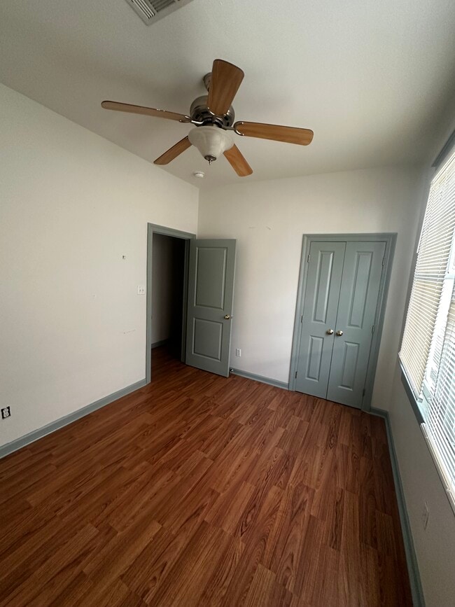 Building Photo - 4533 S Derbigny St