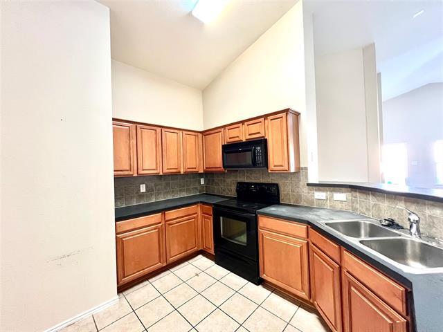 Building Photo - 1304 Columbus Ln