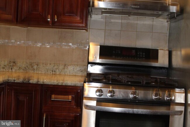 Building Photo - 3808 Delano St