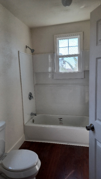 Building Photo - 914 Sacramento St