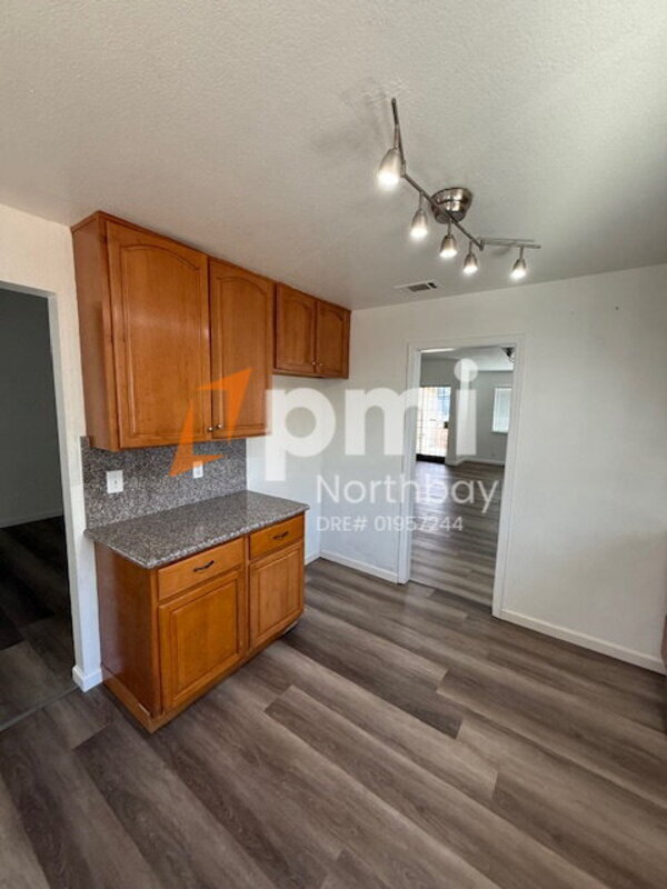 Building Photo - 816 Blackspur Dr