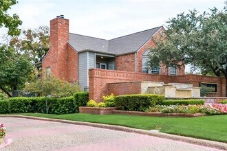 Building Photo - 12660 Hillcrest Rd