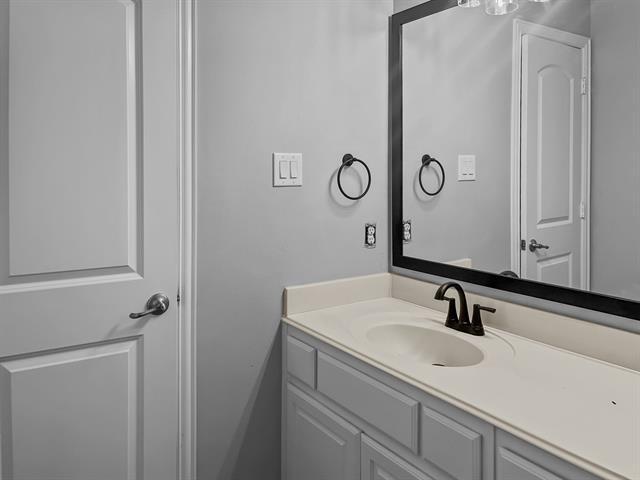 Building Photo - 673 W Talon Dr