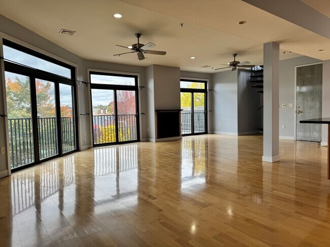 Building Photo - 950 Dorchester Ave