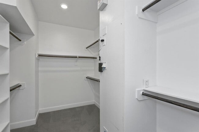 Building Photo - 348 Eado Park Cir