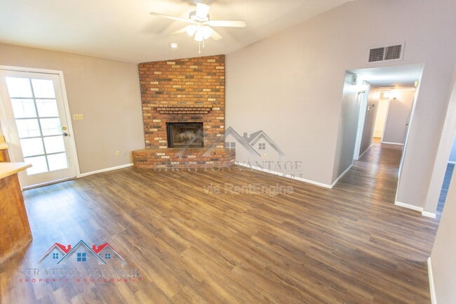 Building Photo - 3749 E Hopi Ave