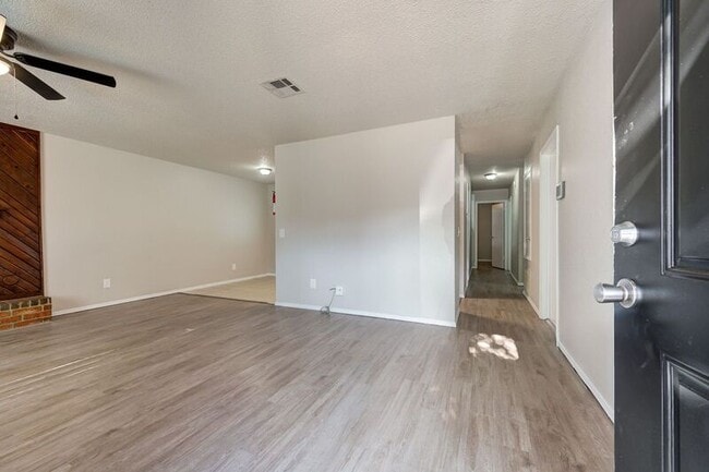 Building Photo - 313 Belmont Dr