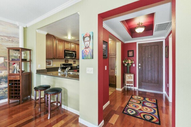 Building Photo - Luxury 1 Bedroom Condo