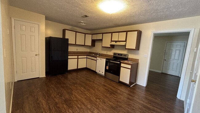 Building Photo - 133 Clover Valley Cir
