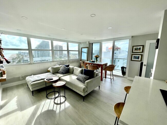 Building Photo - 209 N Fort Lauderdale Beach Blvd