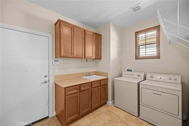 Building Photo - 1310 Sunburst Dr