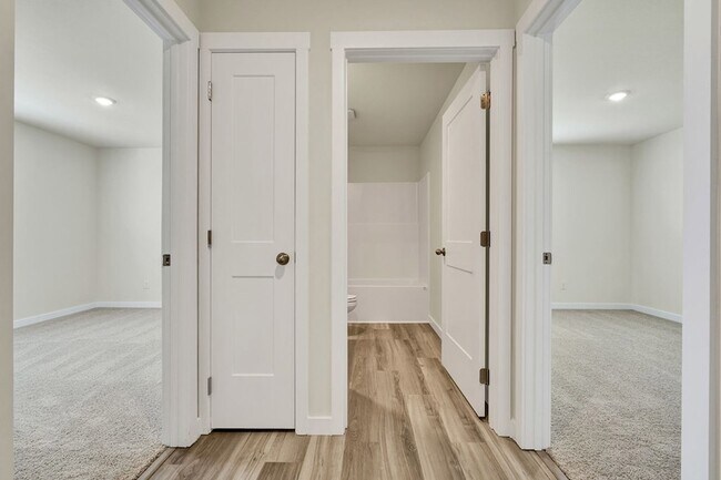 Building Photo - 627 Fox Den Cir