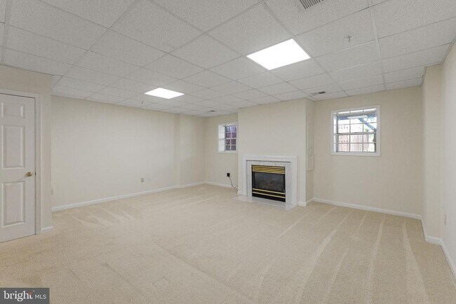 Building Photo - 2209 Bear Valley Terrace