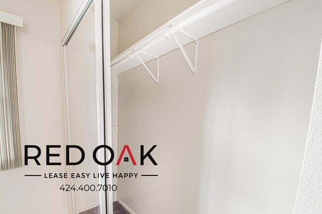 Building Photo - 380 S Sierra Madre Blvd