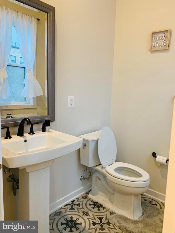 Building Photo - 23603 Hopewell Manor Terrace