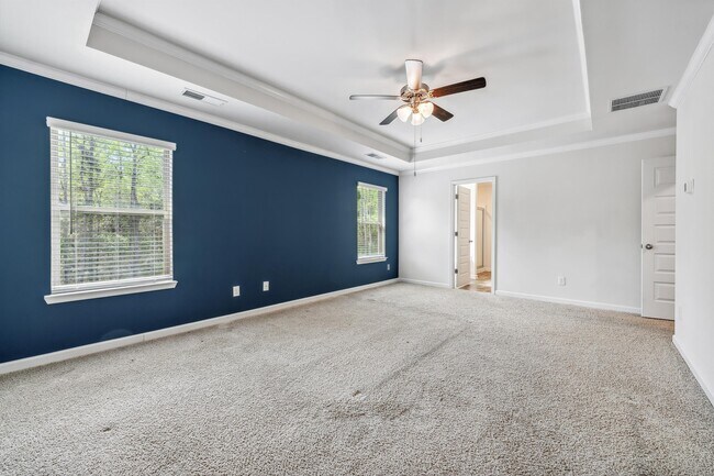 Building Photo - 3092 Hawthorn Farm Blvd