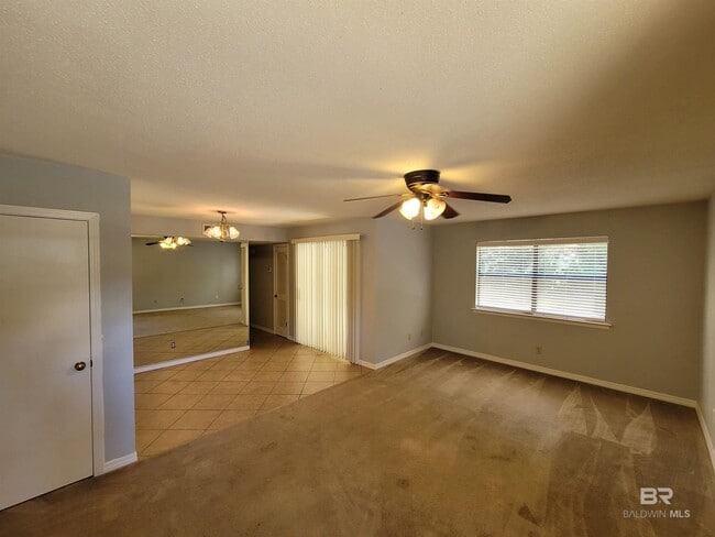 Building Photo - 512 Lake Forest Blvd