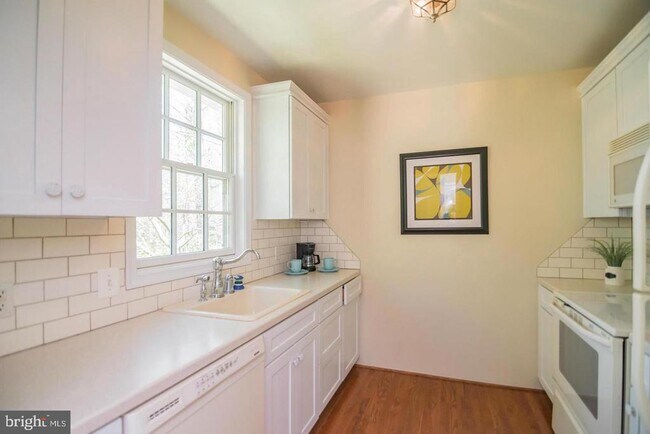 Building Photo - 10856 Patowmack Dr