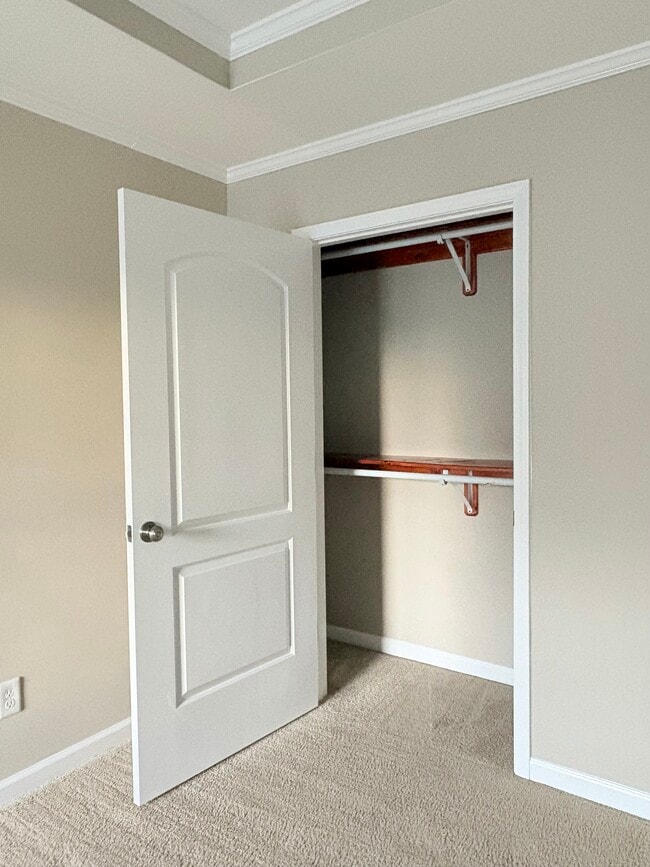 Building Photo - 135 Daisy Field Ct