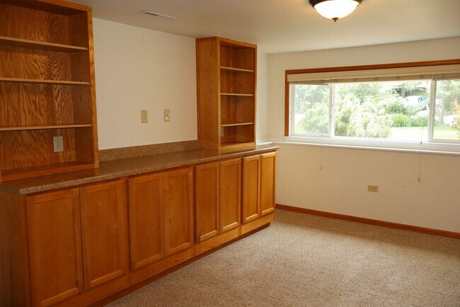 Building Photo - Lovely Loveland Home with Finished Basemen...