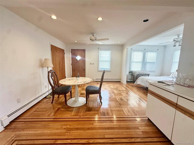 Building Photo - 518 Lindell Blvd