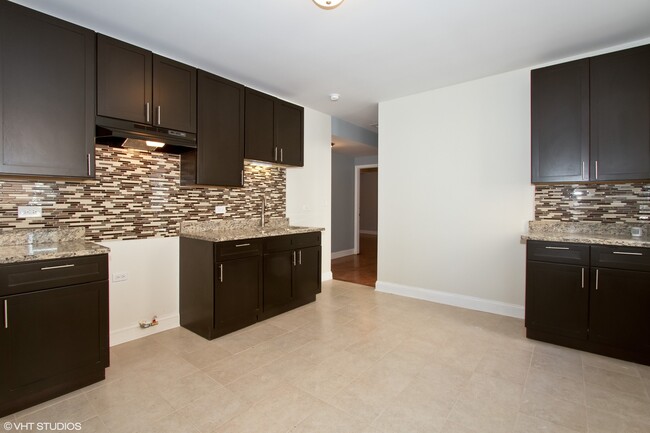 Building Photo - 7943 S Drexel Ave