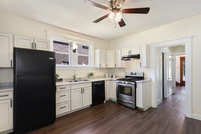 Building Photo - 401 S Buchanan St