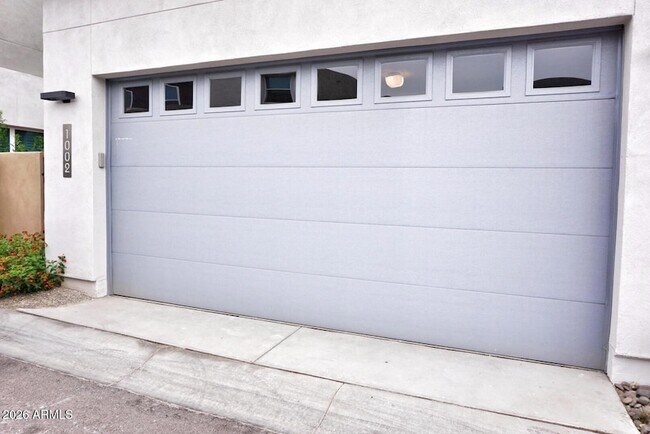 Building Photo - 9001 E San Victor Dr