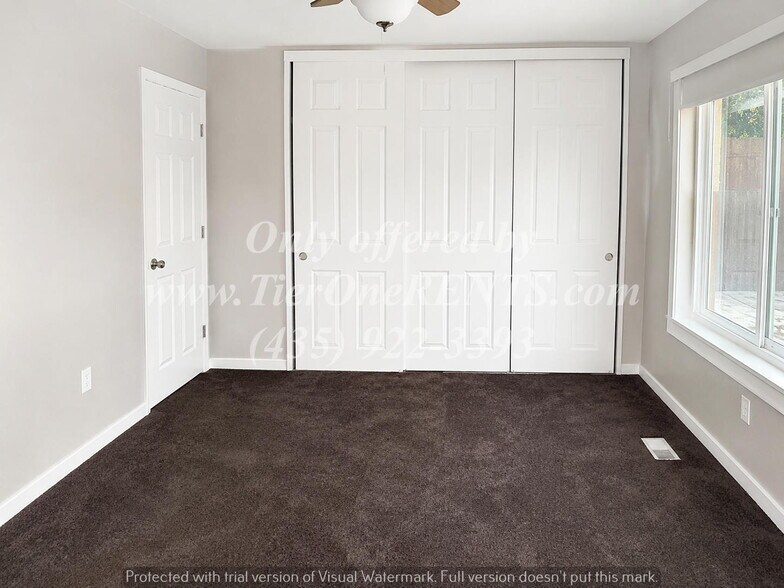 Building Photo - NO DEPOSIT option available for qualified renters!