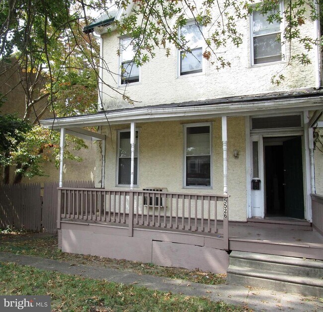 Building Photo - 5526 N Mascher St