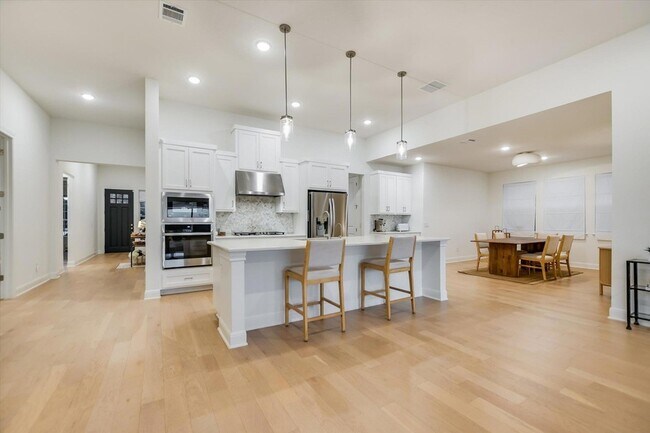 Building Photo - 5608 Cimarron Rdg Ln