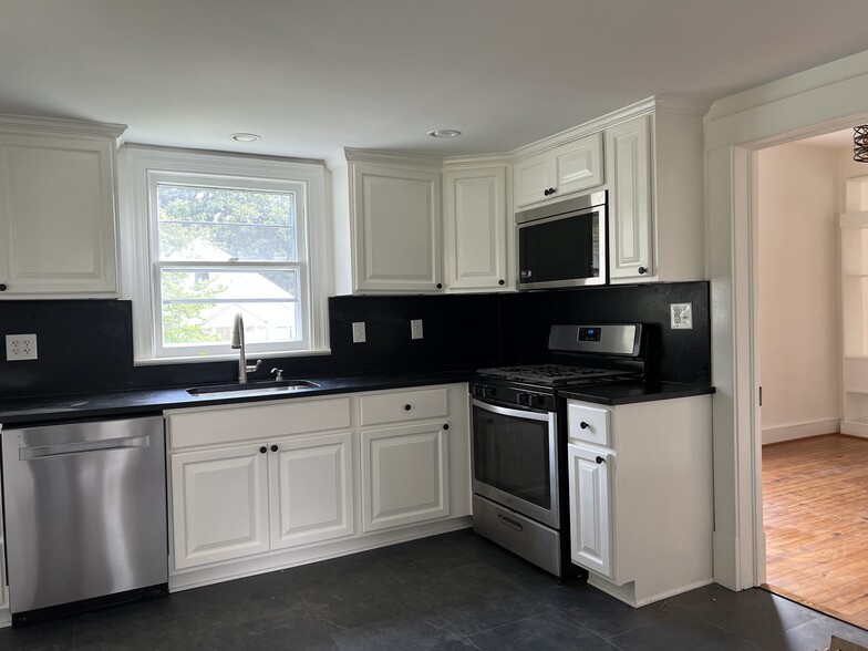 Building Photo - 719 Altavista Ave